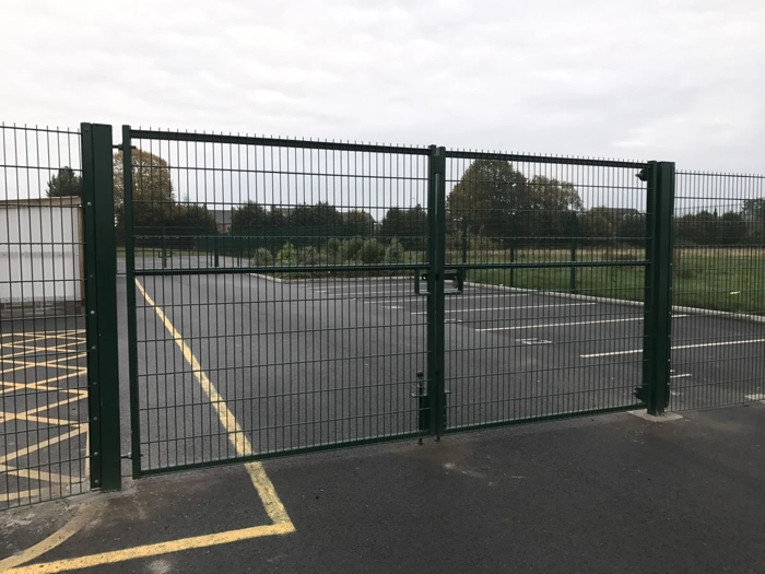 IAE Duex mesh gates